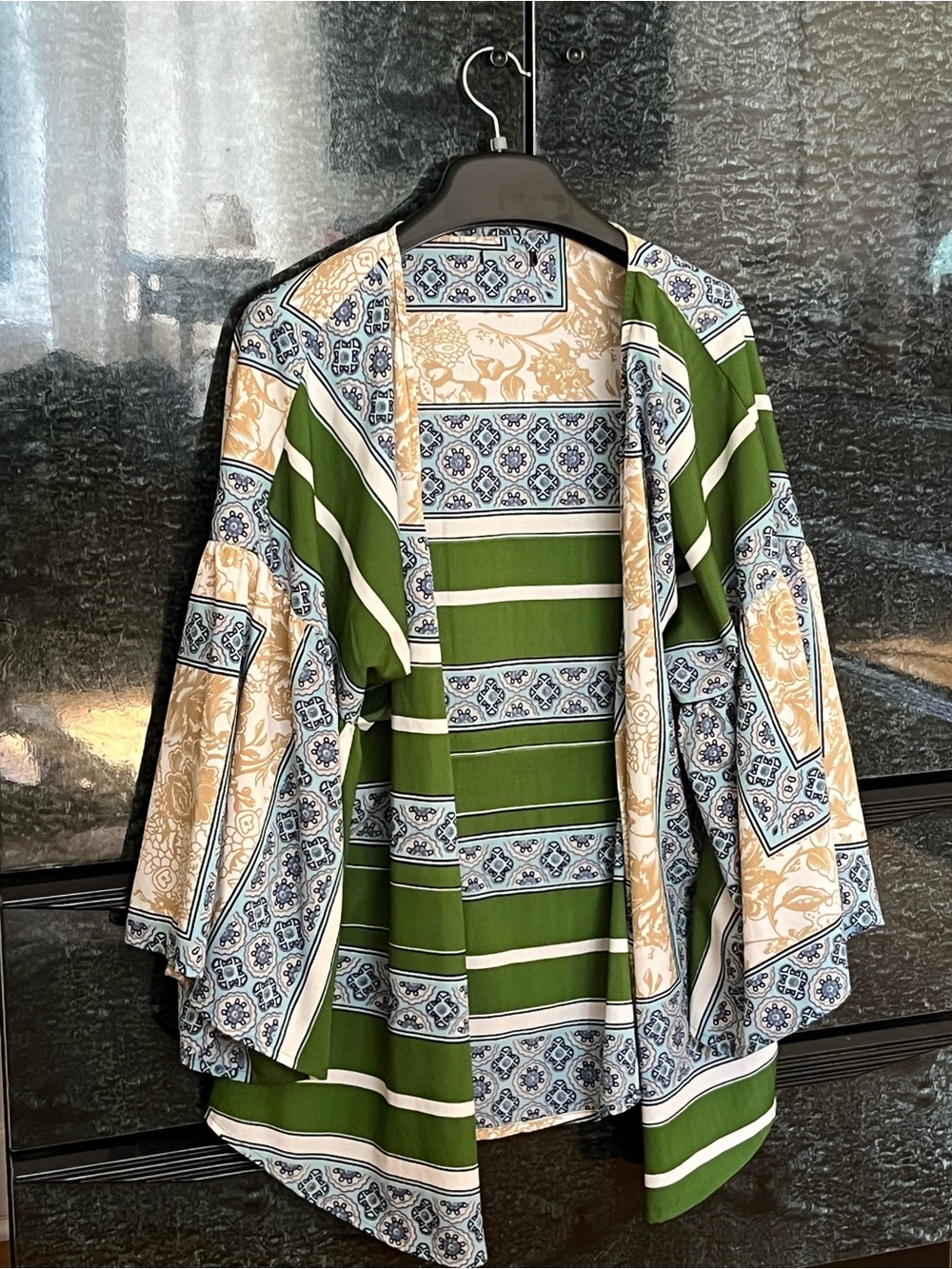 2/30$ NWOT Bohemian Motif Patterned Open-Front Kimono in Green-Beach Cover-Up